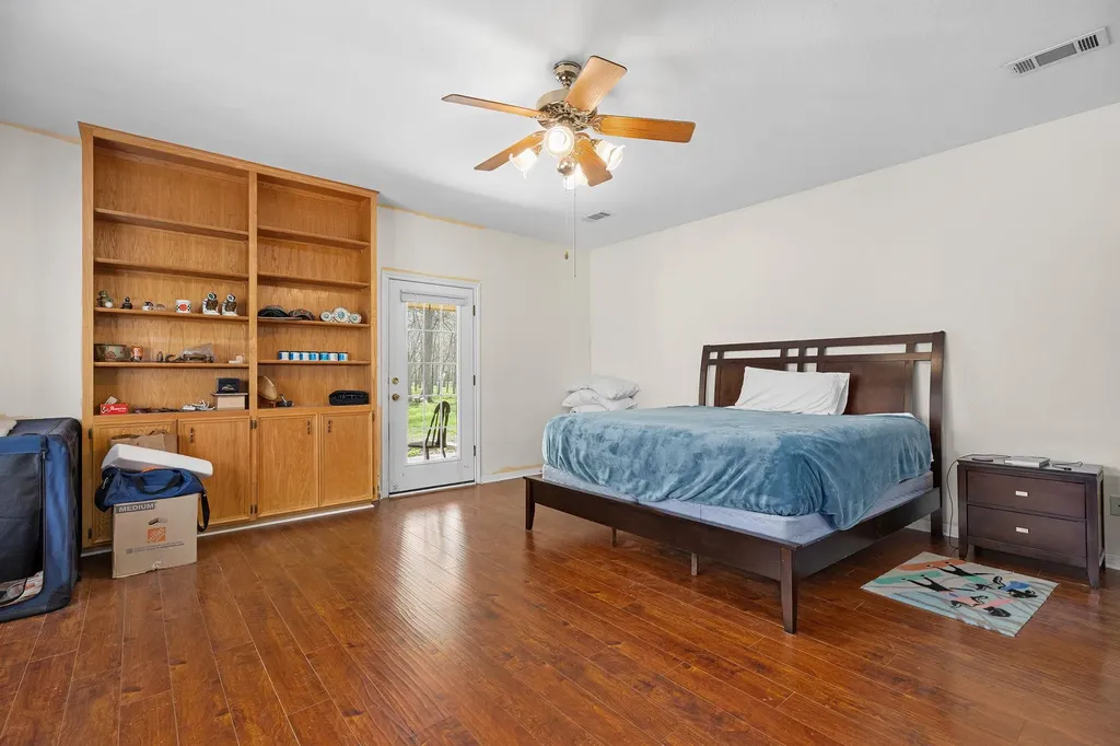 75 County Road 129 Taylor TX 76574