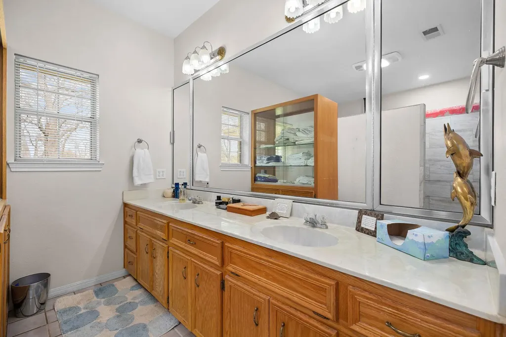 75 County Road 129 Taylor TX 76574