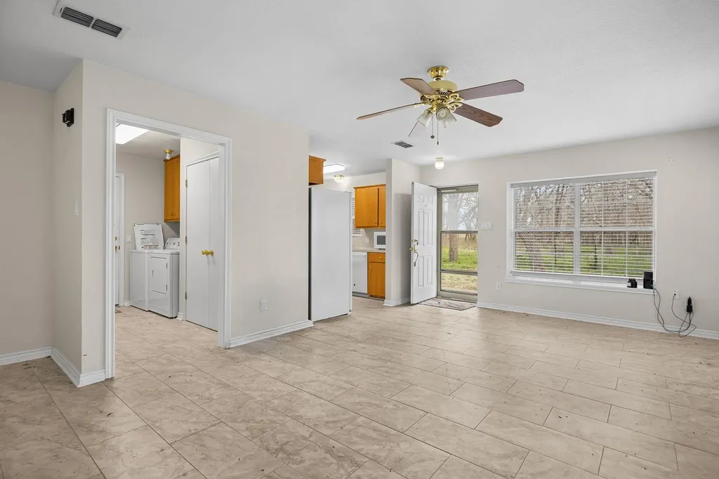 75 County Road 129 Taylor TX 76574