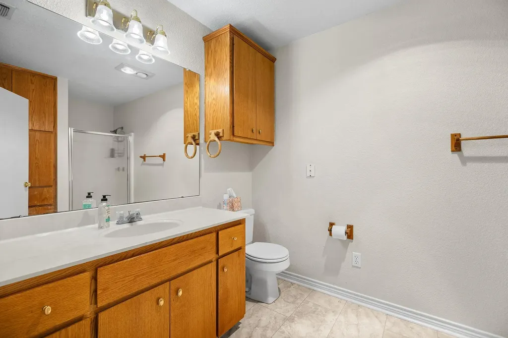 75 County Road 129 Taylor TX 76574