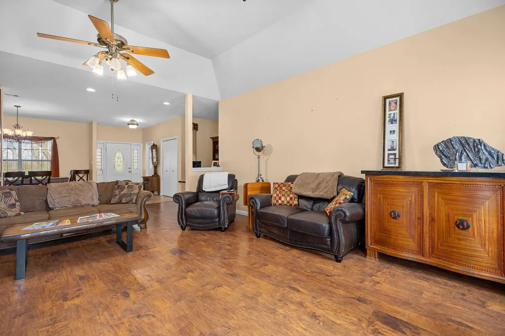 75 County Road 129 Taylor TX 76574