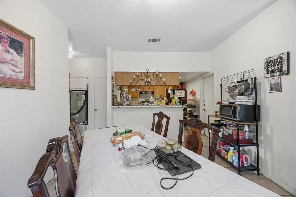 911 Crockett Street Lockhart TX 78644