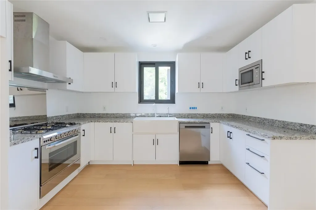 2945 Moss Street Austin TX 78722