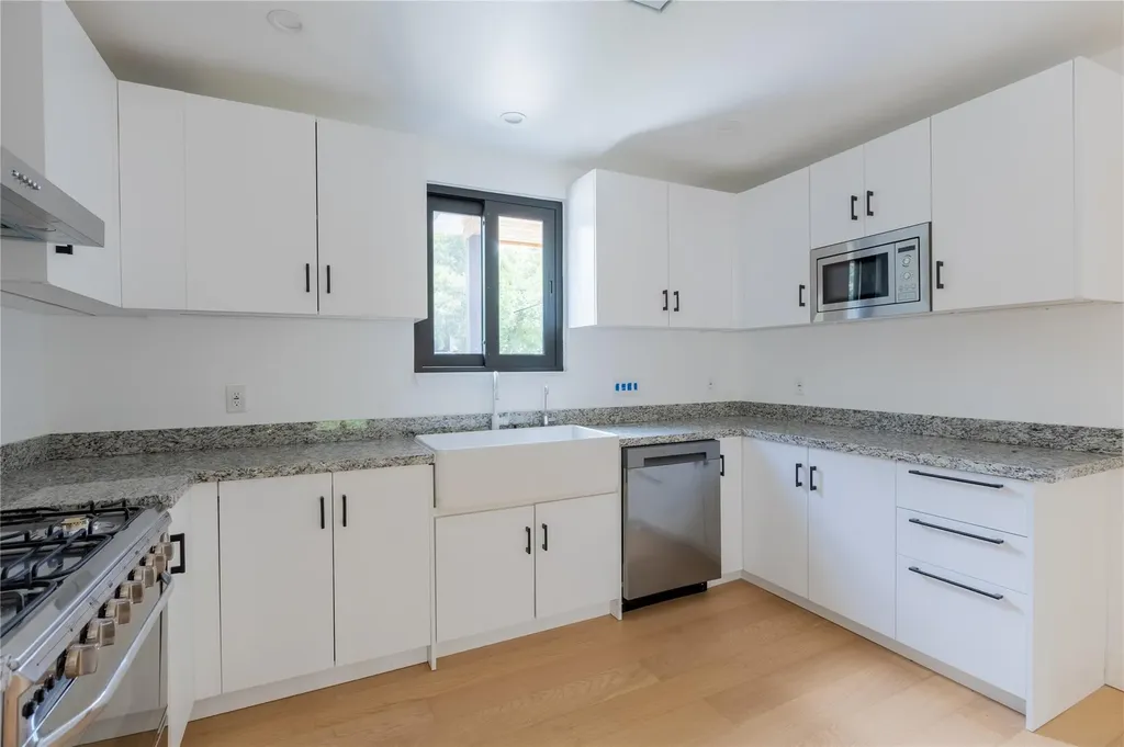 2945 Moss Street Austin TX 78722
