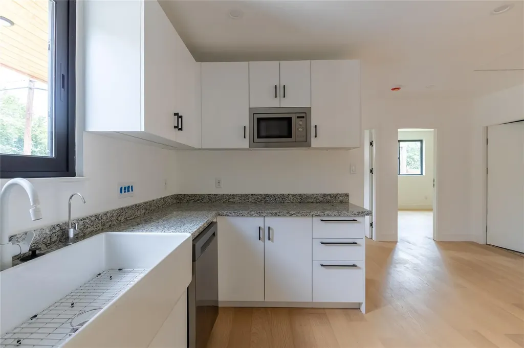 2945 Moss Street Austin TX 78722