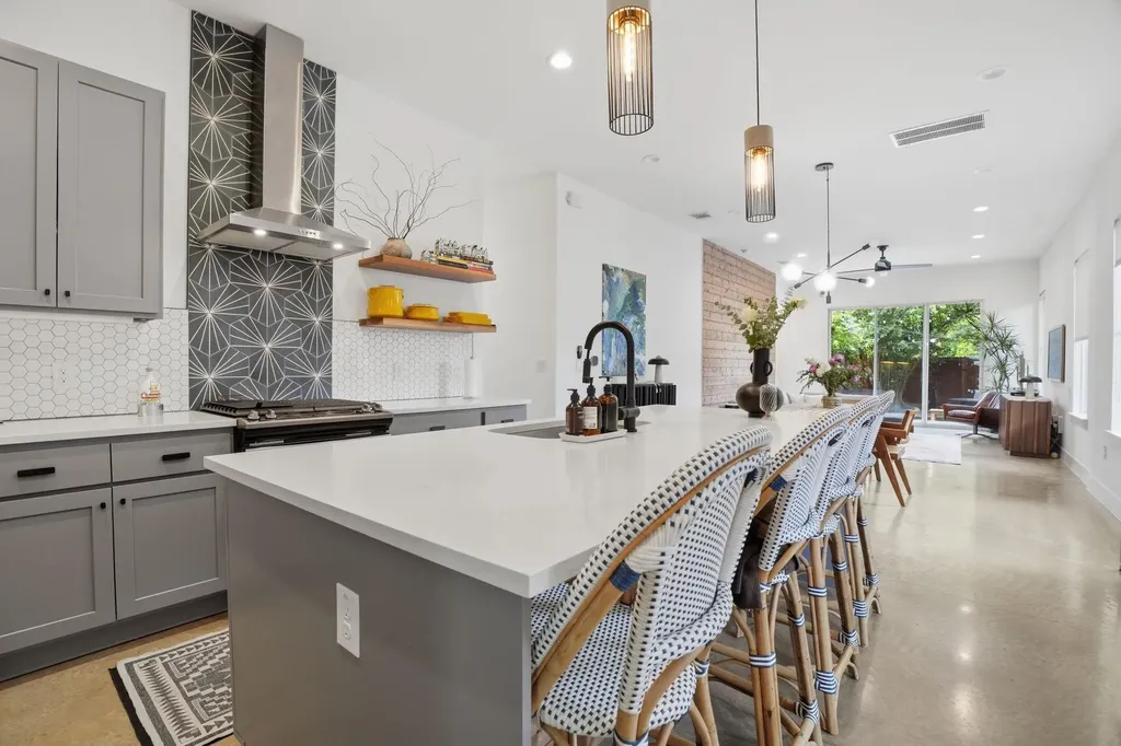 4609 Sara Drive Austin TX 78721