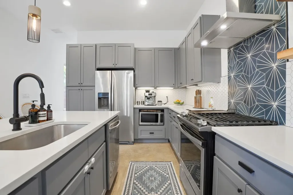 4609 Sara Drive Austin TX 78721