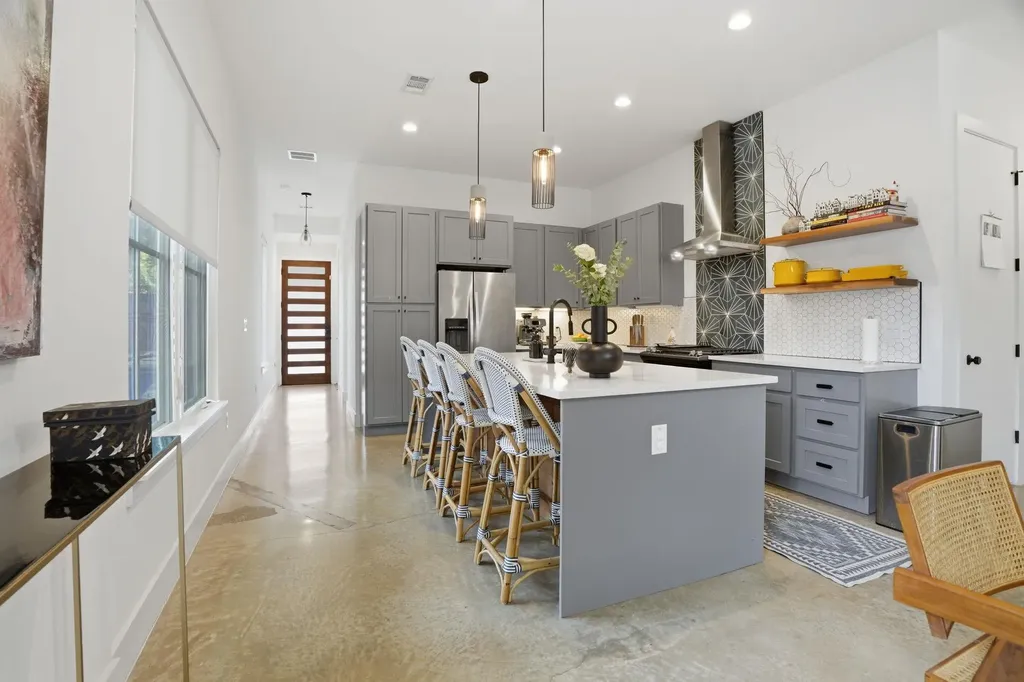 4609 Sara Drive Austin TX 78721