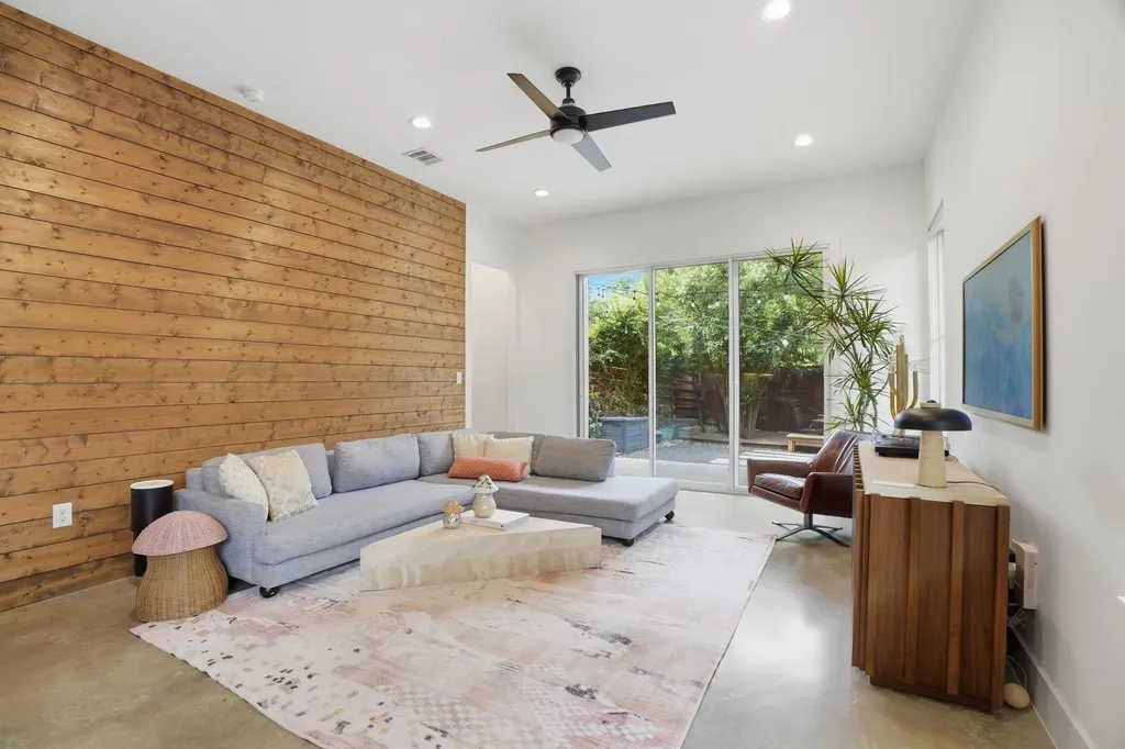 4609 Sara Drive Austin TX 78721