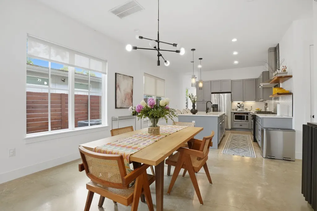 4609 Sara Drive Austin TX 78721