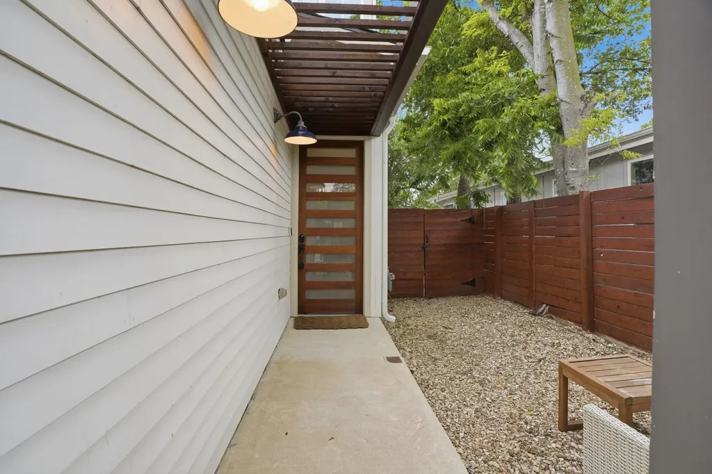 4609 Sara Drive Austin TX 78721