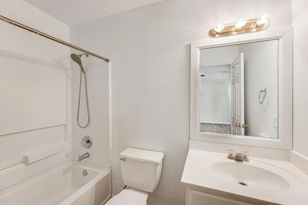 17817 Majestic Elm Lane Elgin TX 78621