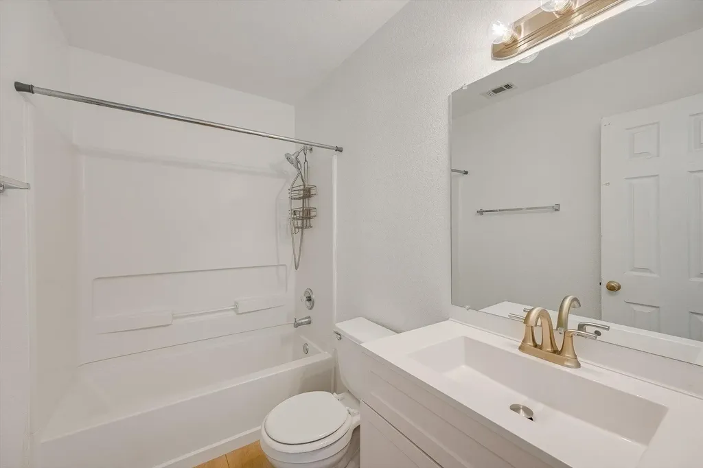 17817 Majestic Elm Lane Elgin TX 78621