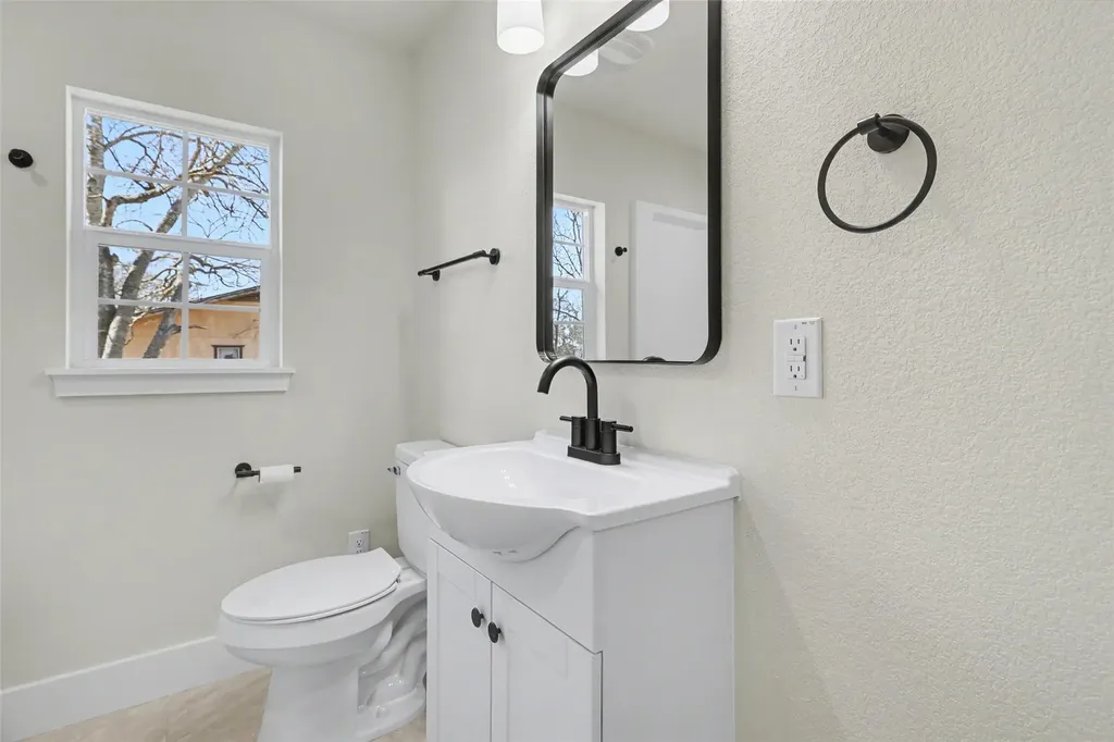 107 Russell Street Liberty Hill TX 78642