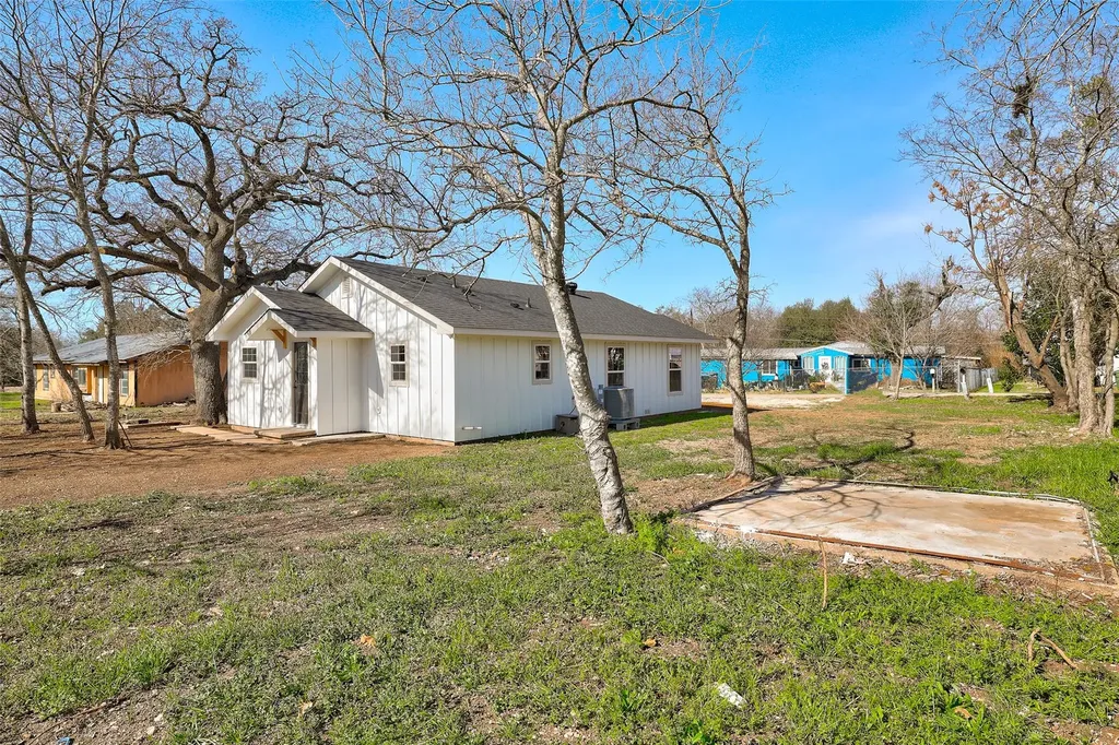 107 Russell Street Liberty Hill TX 78642