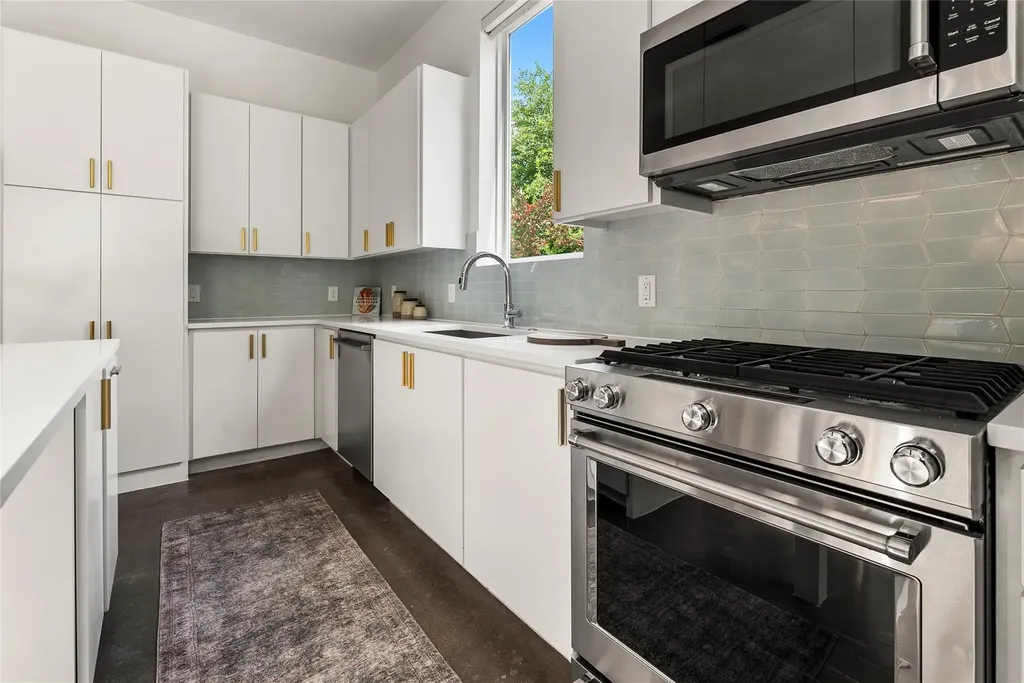 4604 Banister Lane Austin TX 78745
