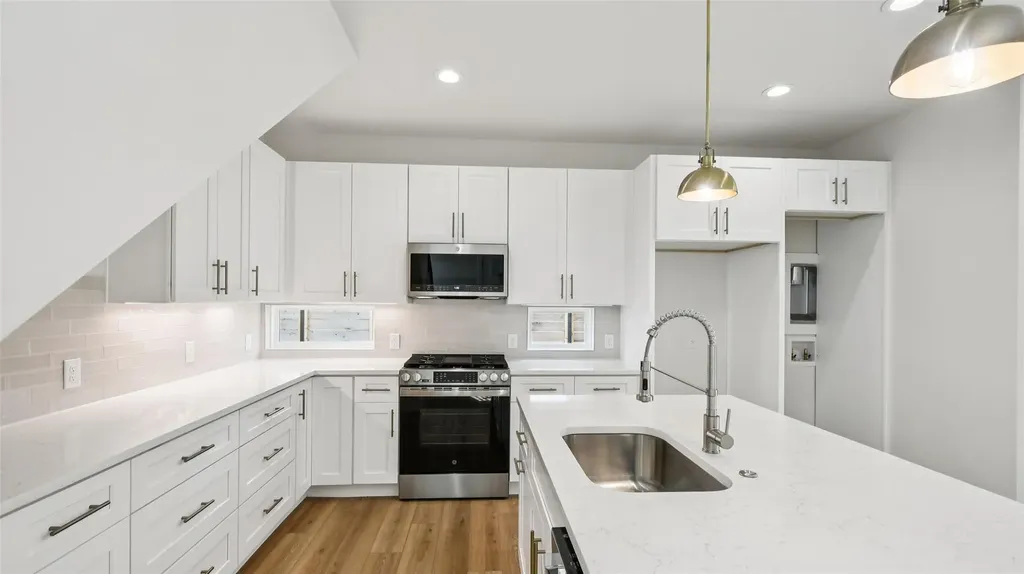 9104 Georgian Drive Austin TX 78753