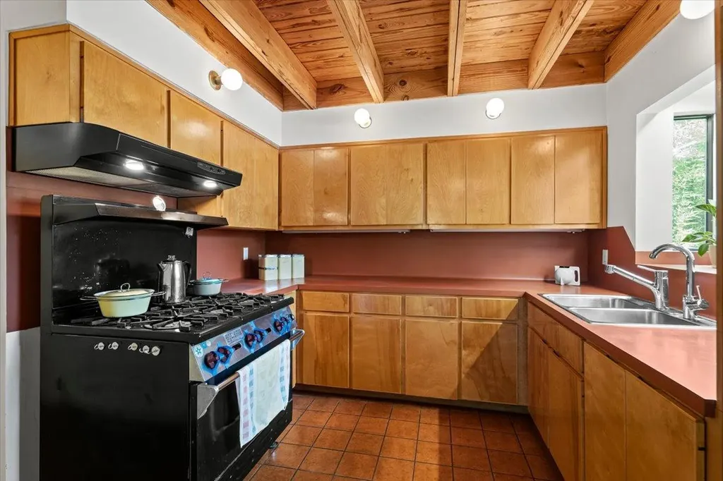 1313 Alameda Drive Austin TX 78704