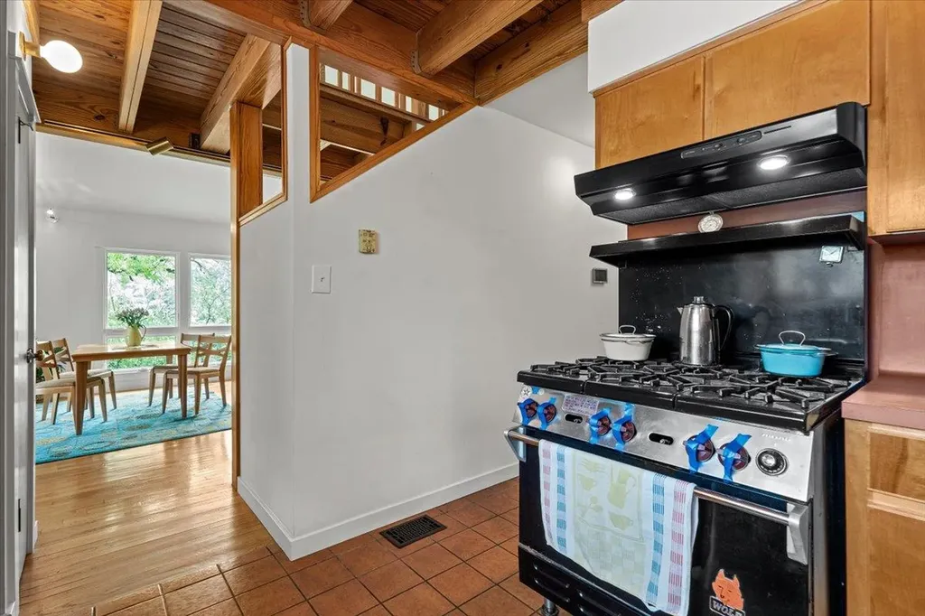 1313 Alameda Drive Austin TX 78704