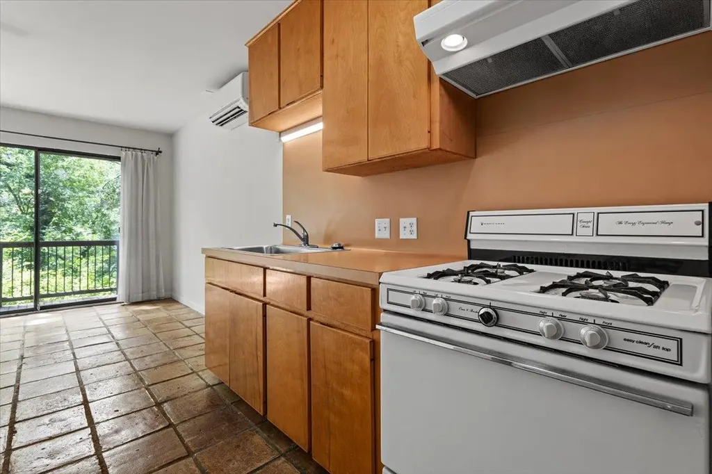 1313 Alameda Drive Austin TX 78704