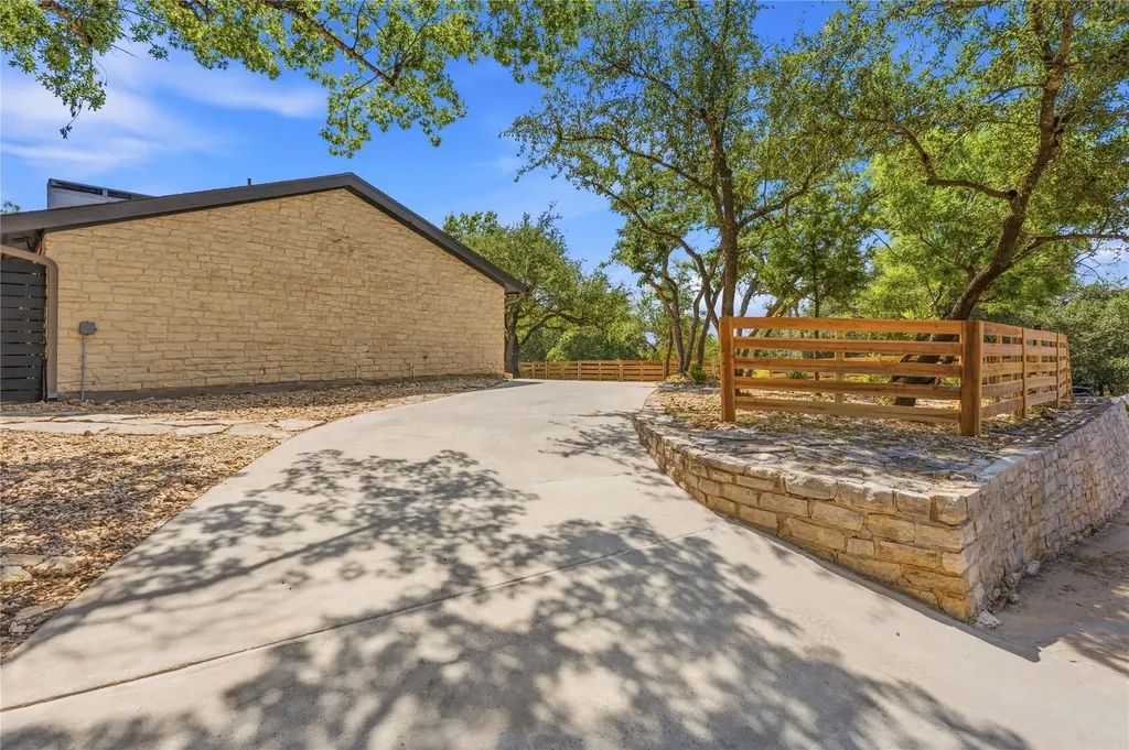 8312 Adirondack Trail Austin TX 78759