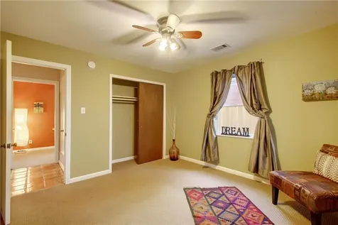 1910 W Saint Johns Avenue Austin TX 78757