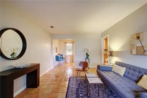 1910 W Saint Johns Avenue Austin TX 78757