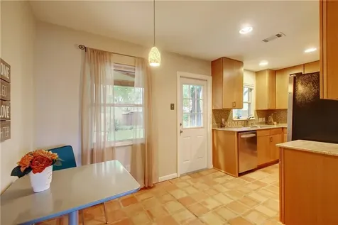 1910 W Saint Johns Avenue Austin TX 78757