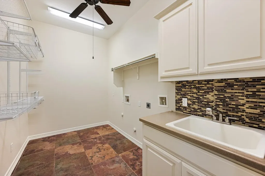 560 Aspen Drive Austin TX 78737