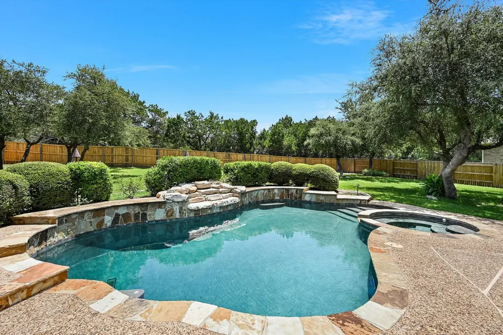 560 Aspen Drive Austin TX 78737