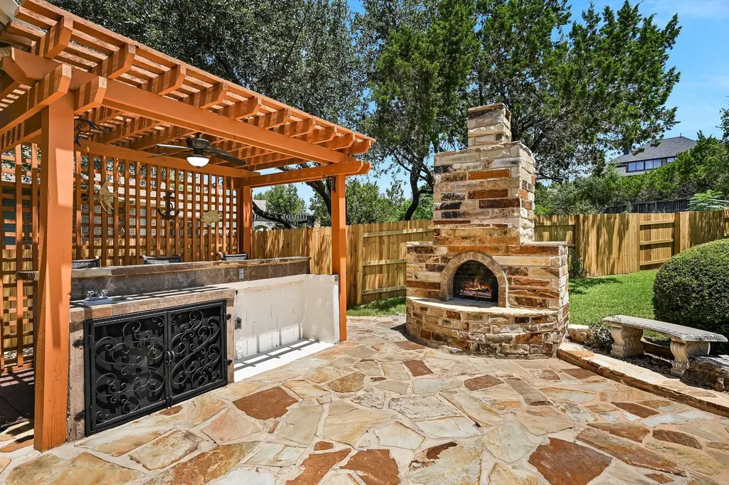 560 Aspen Drive Austin TX 78737