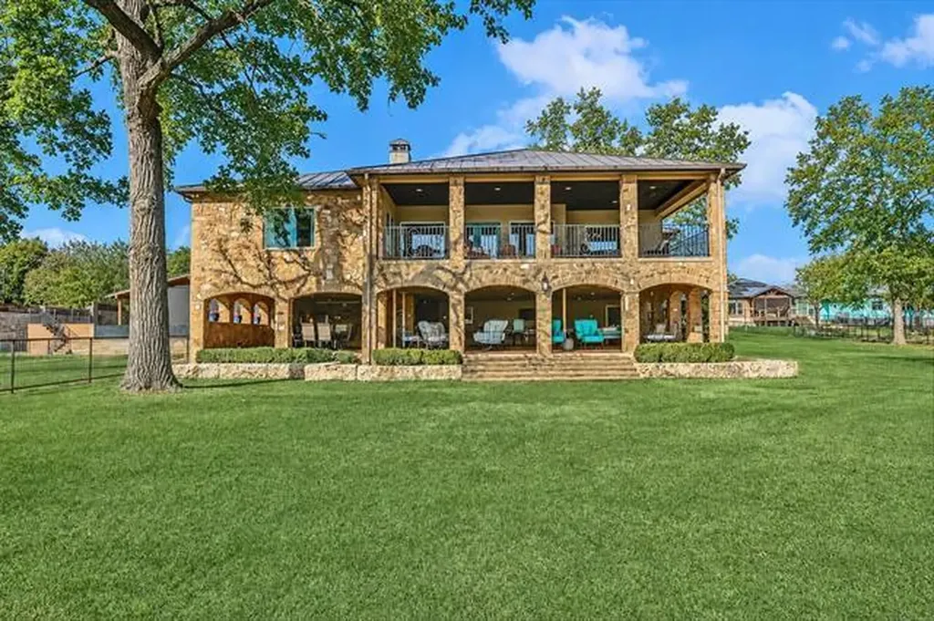 360 Campa Pajama Lane Kingsland TX 78639