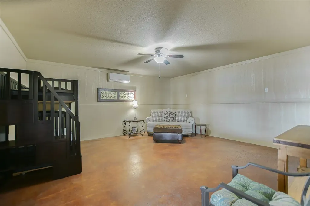 360 Campa Pajama Lane Kingsland TX 78639