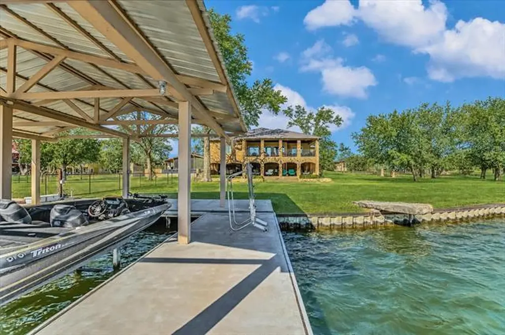 360 Campa Pajama Lane Kingsland TX 78639