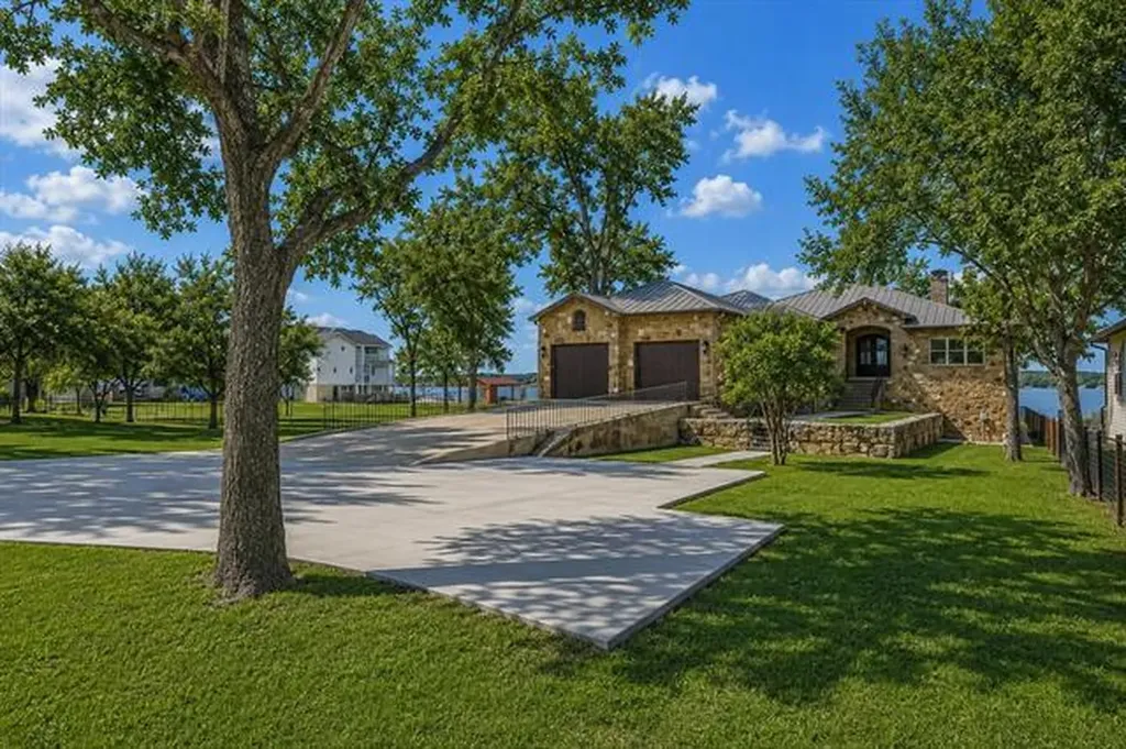 360 Campa Pajama Lane Kingsland TX 78639