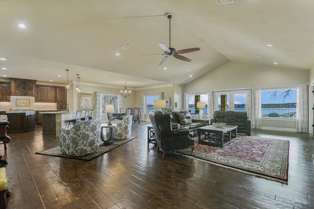 360 Campa Pajama Lane Kingsland TX 78639