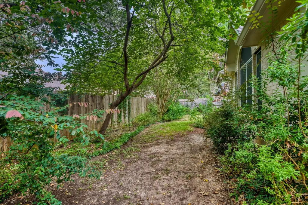 6409 Abilene Trail Austin TX 78749