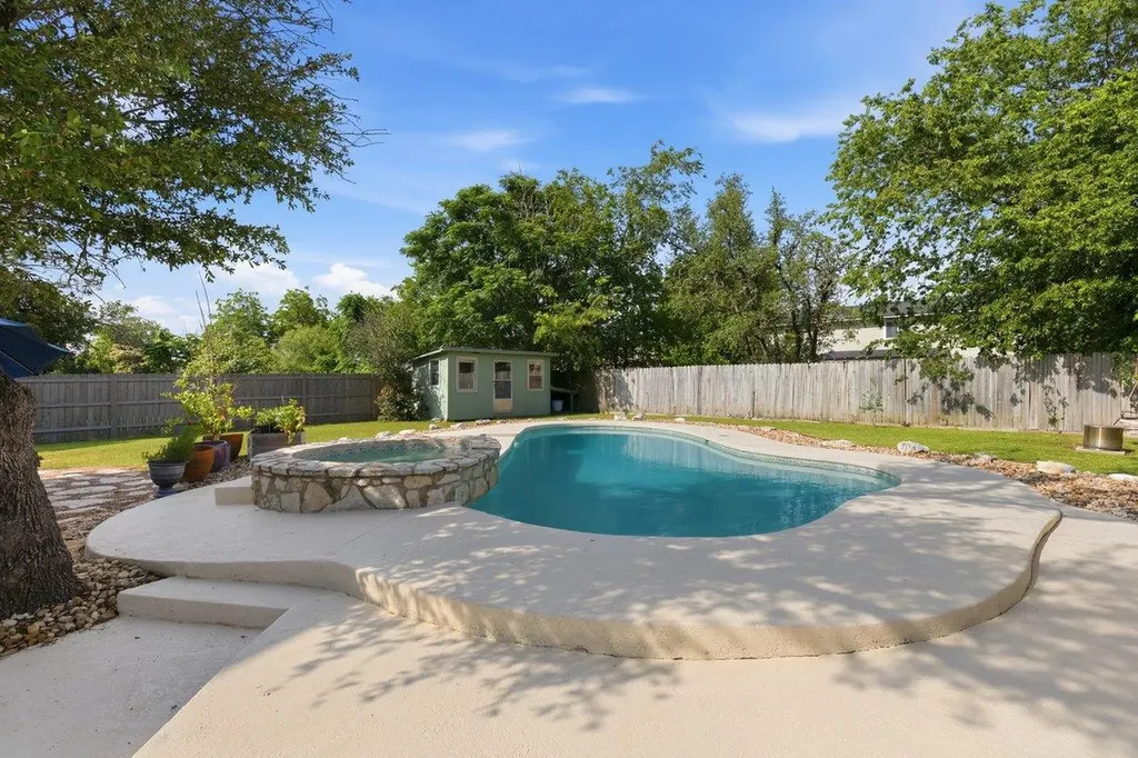 12400 Rusted Nail Cove Austin TX 78750
