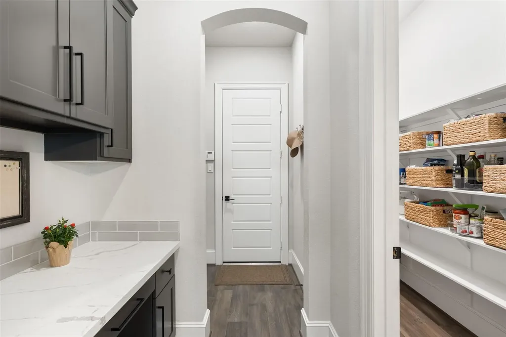 404 Woodside Terrace Austin TX 78738