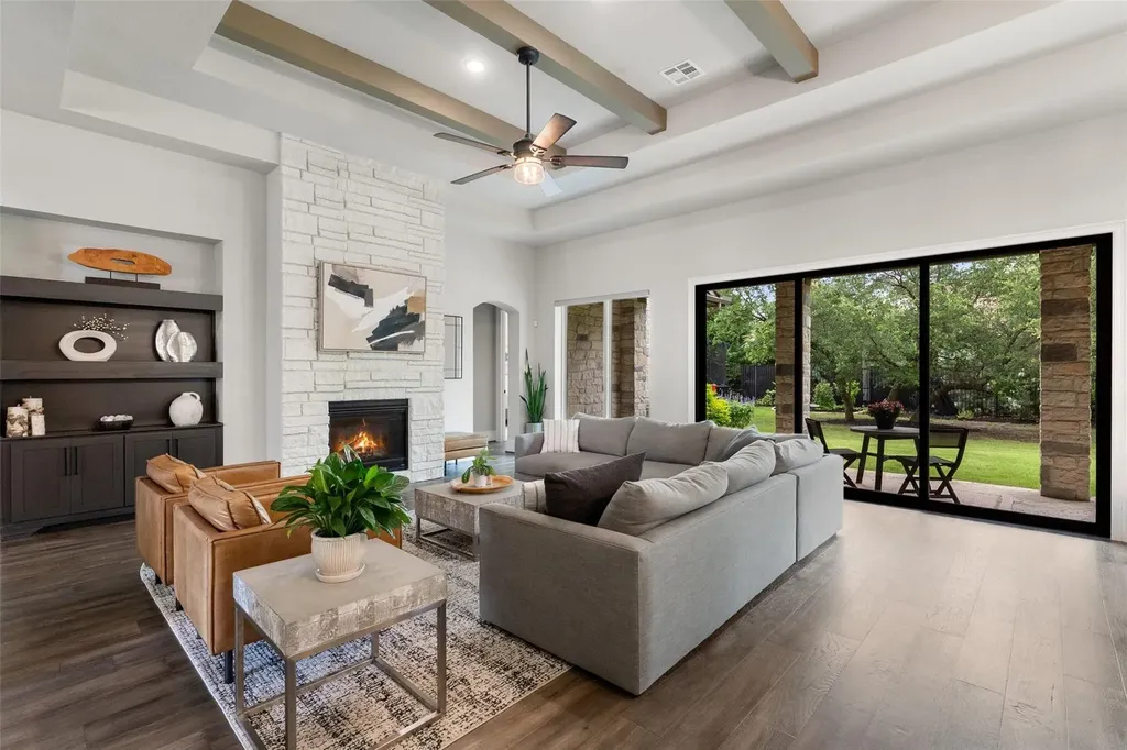 404 Woodside Terrace Austin TX 78738