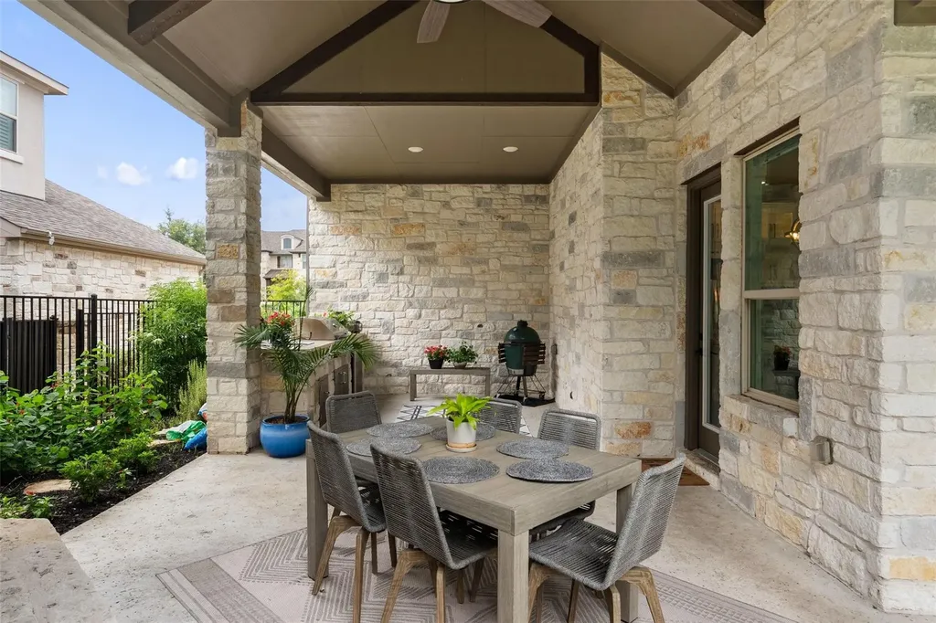 404 Woodside Terrace Austin TX 78738