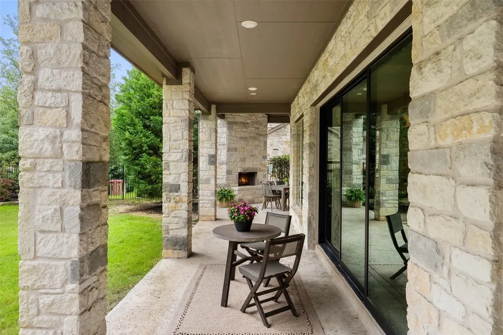 404 Woodside Terrace Austin TX 78738
