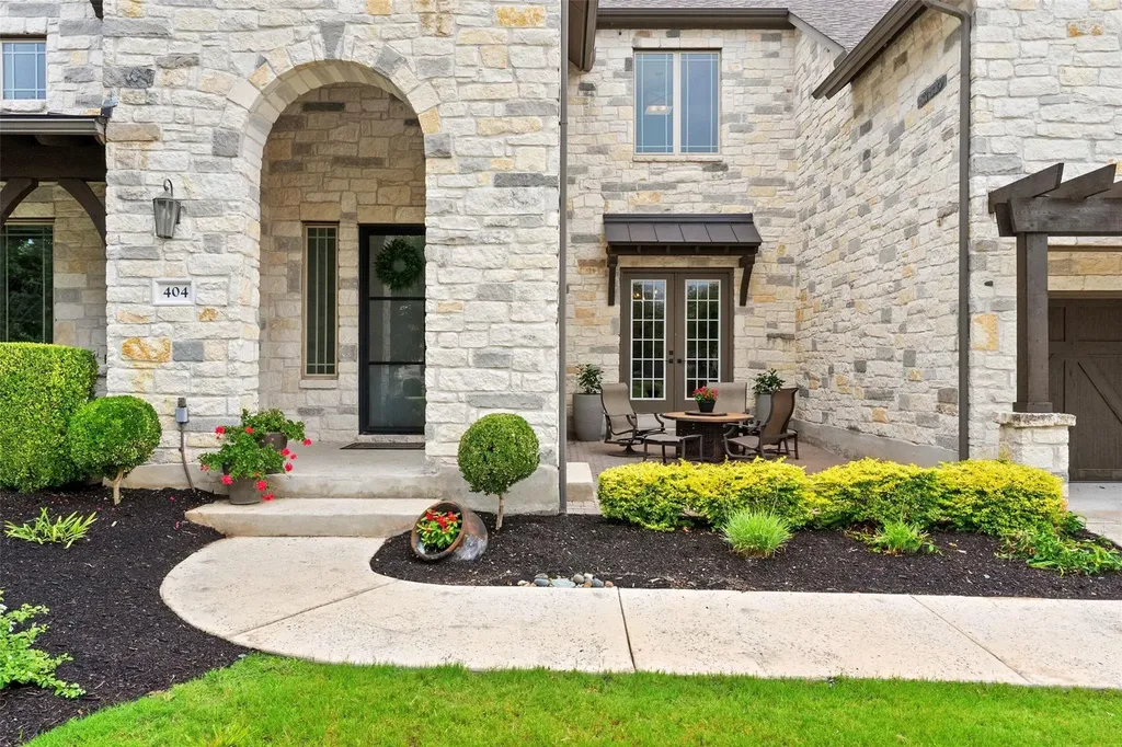 404 Woodside Terrace Austin TX 78738