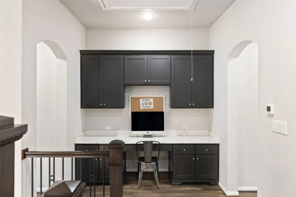 404 Woodside Terrace Austin TX 78738