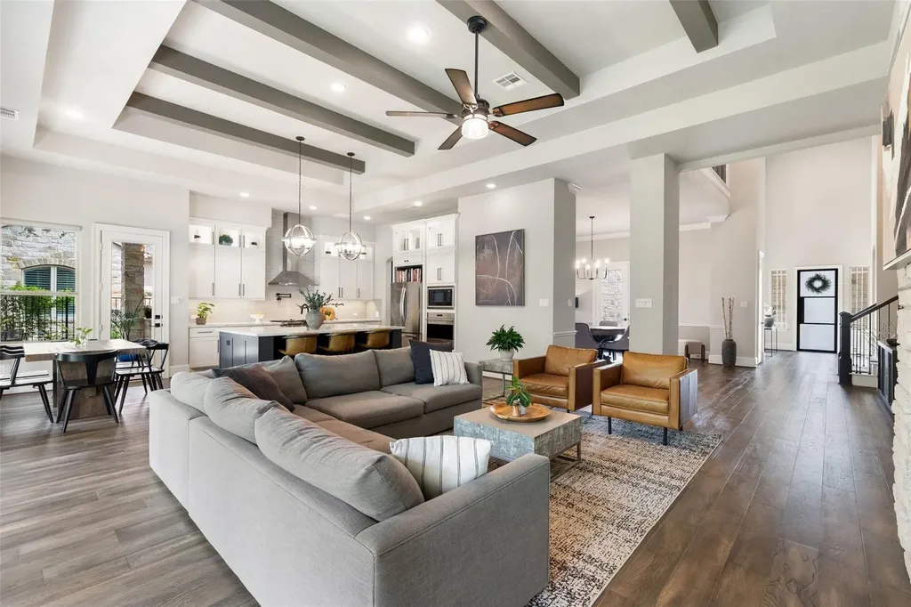 404 Woodside Terrace Austin TX 78738