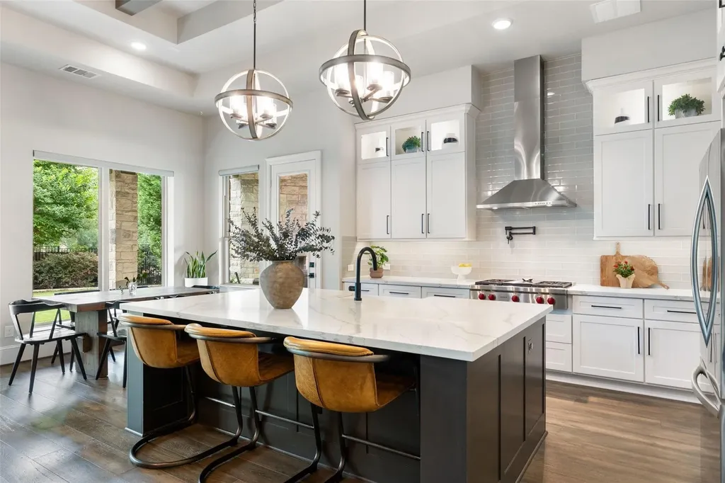 404 Woodside Terrace Austin TX 78738