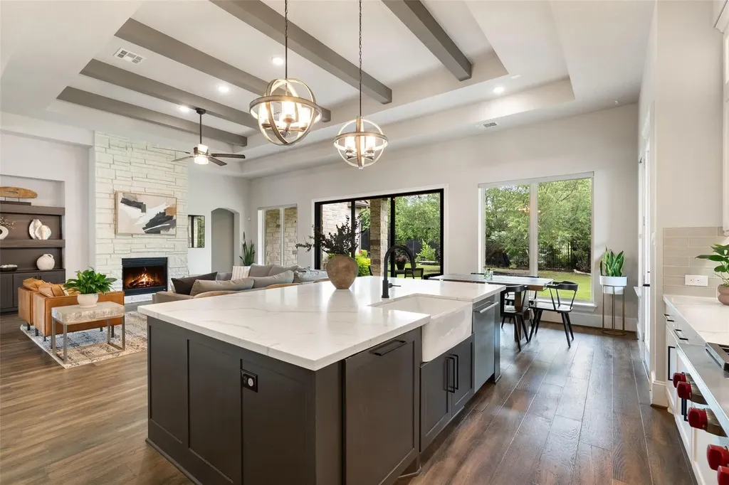 404 Woodside Terrace Austin TX 78738