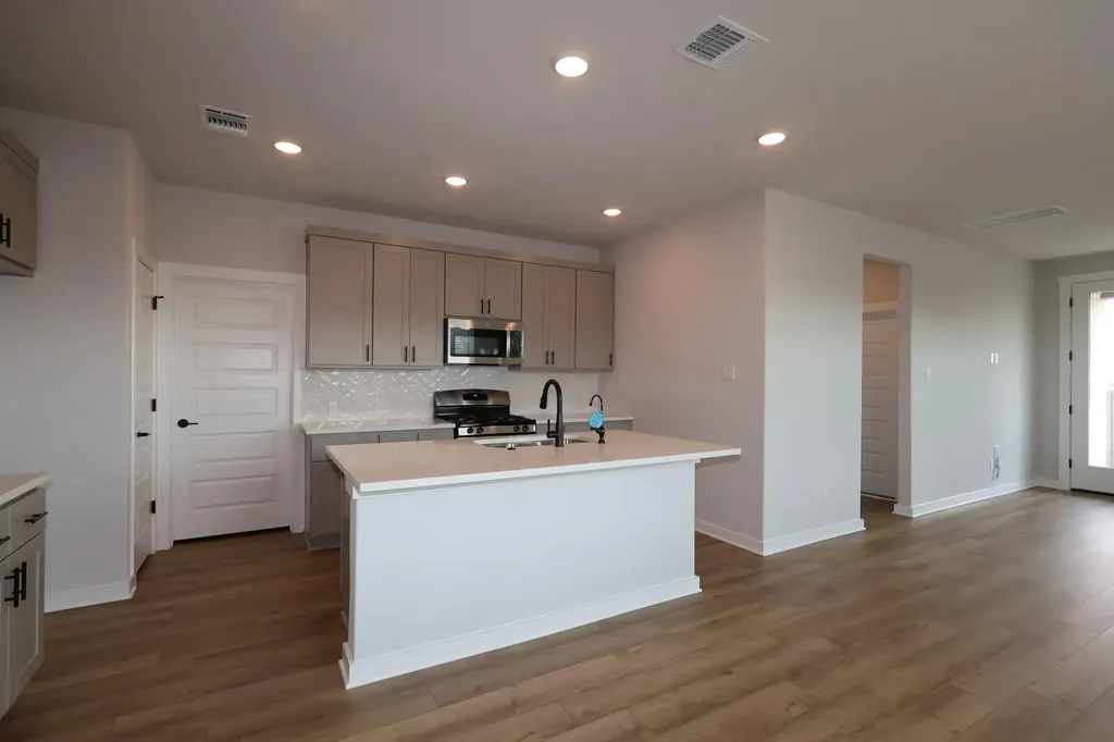 304 Emerie Way Georgetown TX 78626