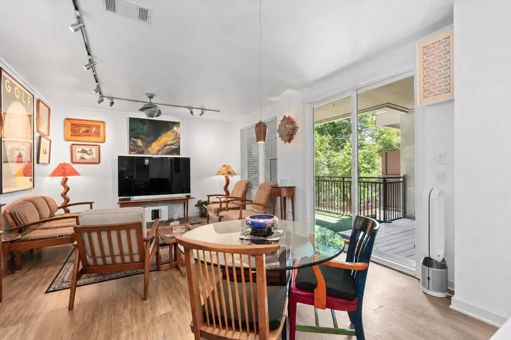 1900 Barton Springs Road Austin TX 78704