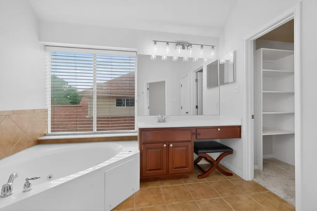 8617 Cobblestone Austin TX 78735